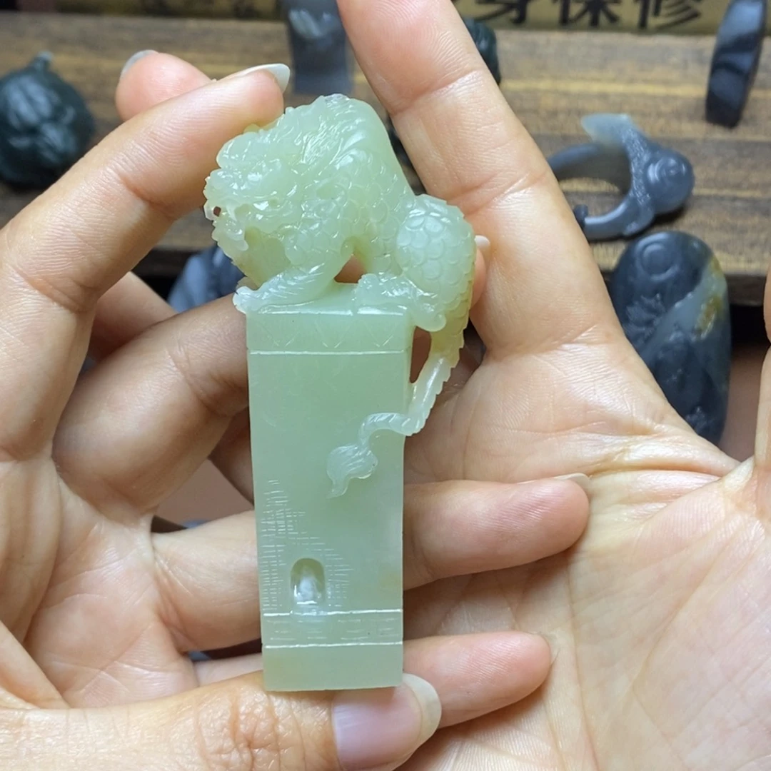 颈饰未镶嵌和田玉临***卖