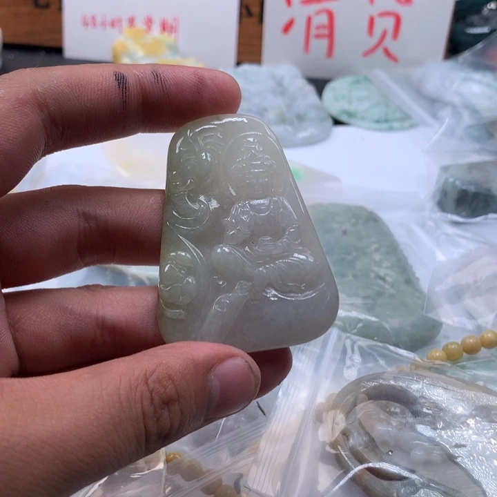 翡翠未镶嵌颈饰保真天然a货翡翠