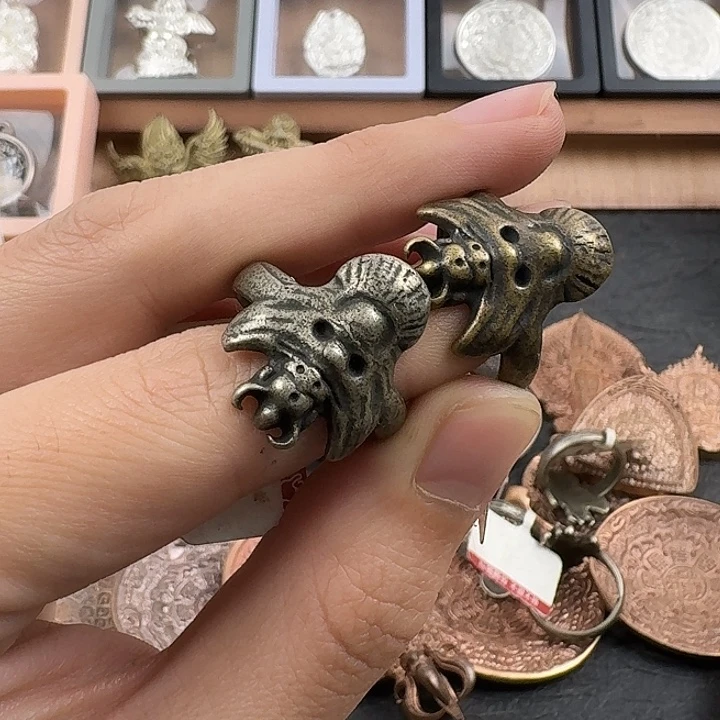 洧***嗦合金类东西真好看真好看