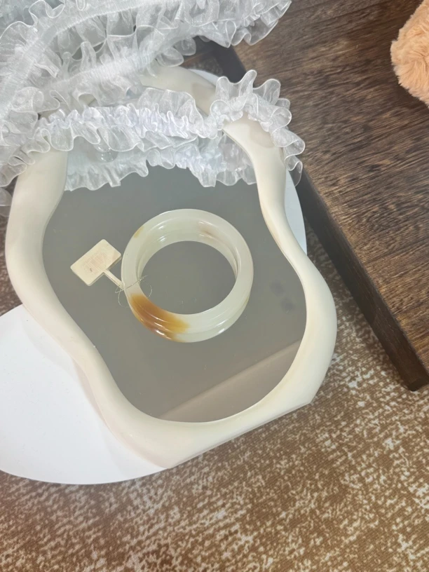 新疆料且末金山糖白手镯高货细度好糖色艳