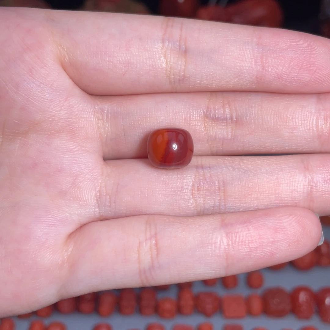 未镶嵌瓦西双色老型10mm+南红玛瑙