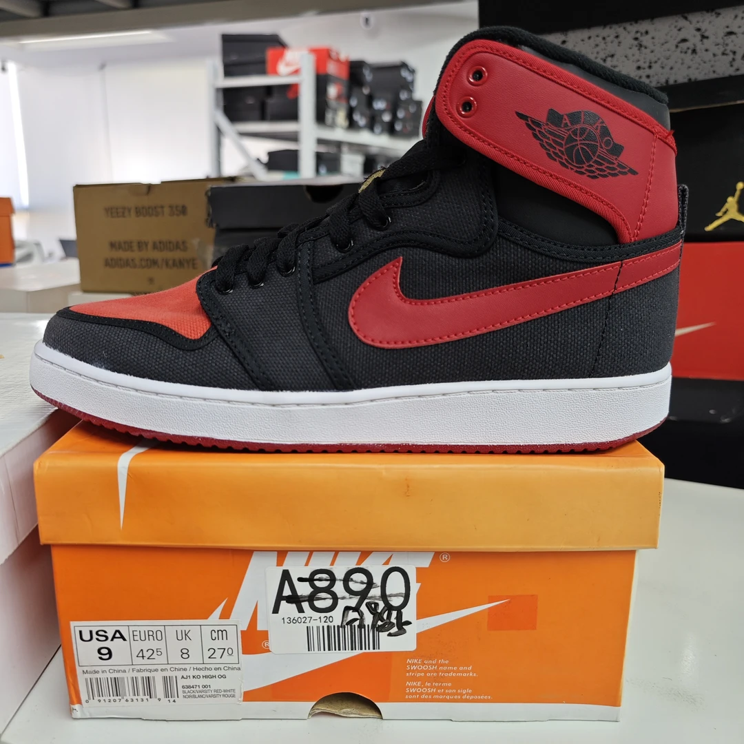 NIKE AJ1 黑红 全新原盒 42.5码 A985 GUI 12.12 白