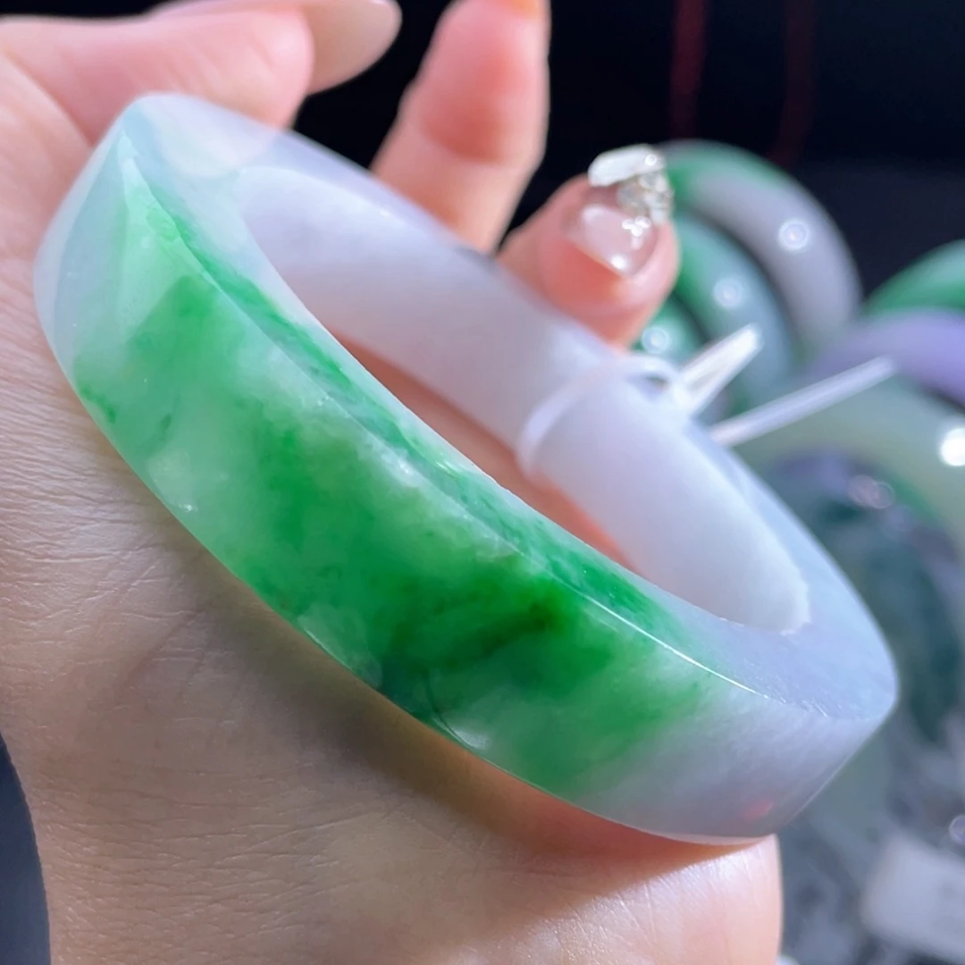 未镶嵌手镯定制翡翠