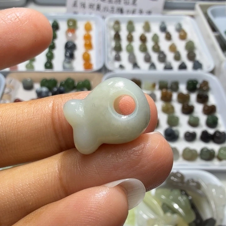 和田玉未镶嵌珠宝奇石