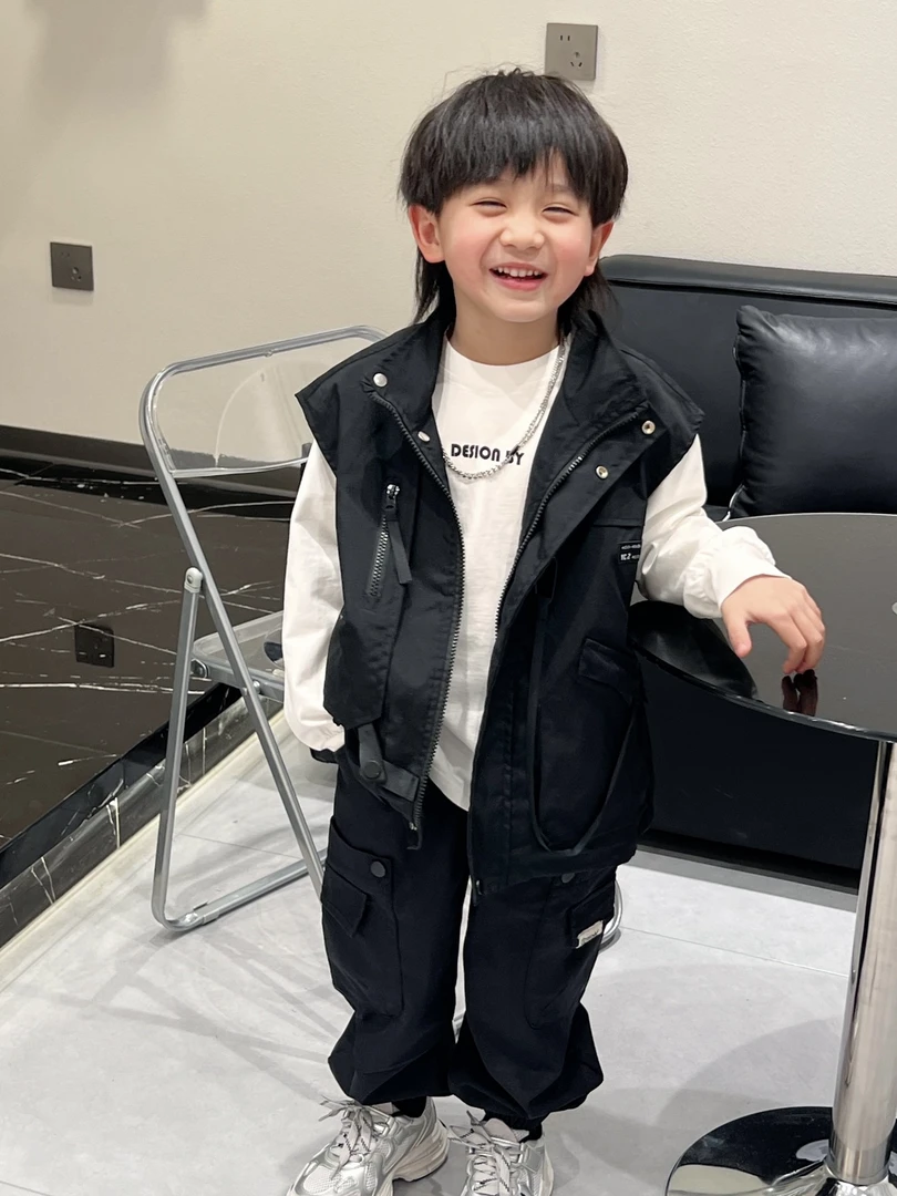 2025早春新款童装儿童韩版户外工装风洋气马甲男童帅气叠穿上衣
