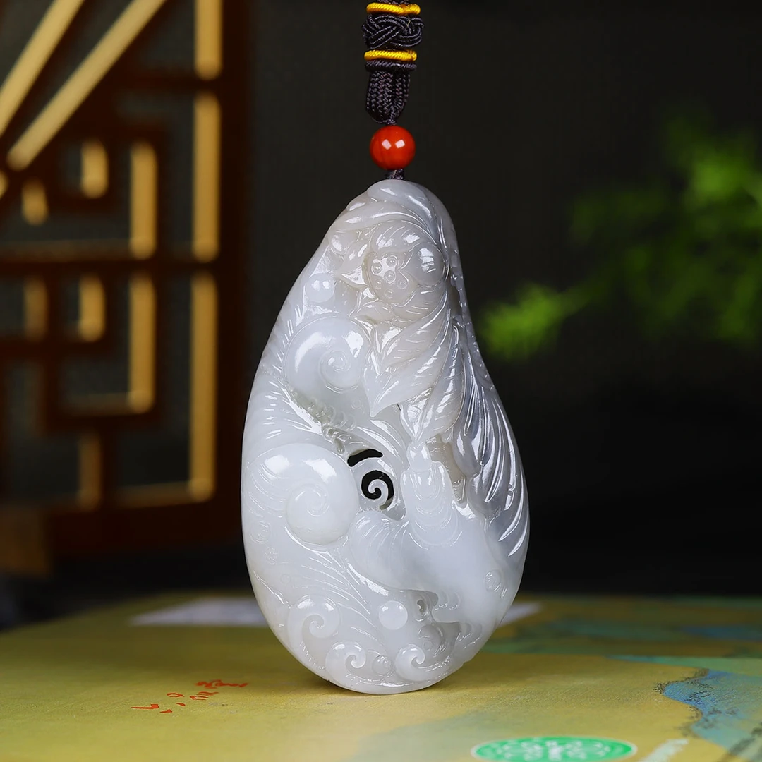 1103156和田玉烟紫悟道把件