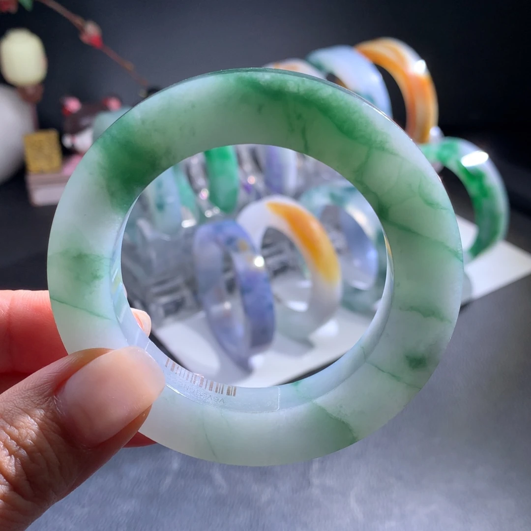 定制翡翠未镶嵌手镯