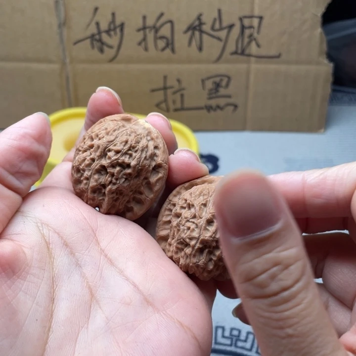*****把件文玩核桃血麒麟35