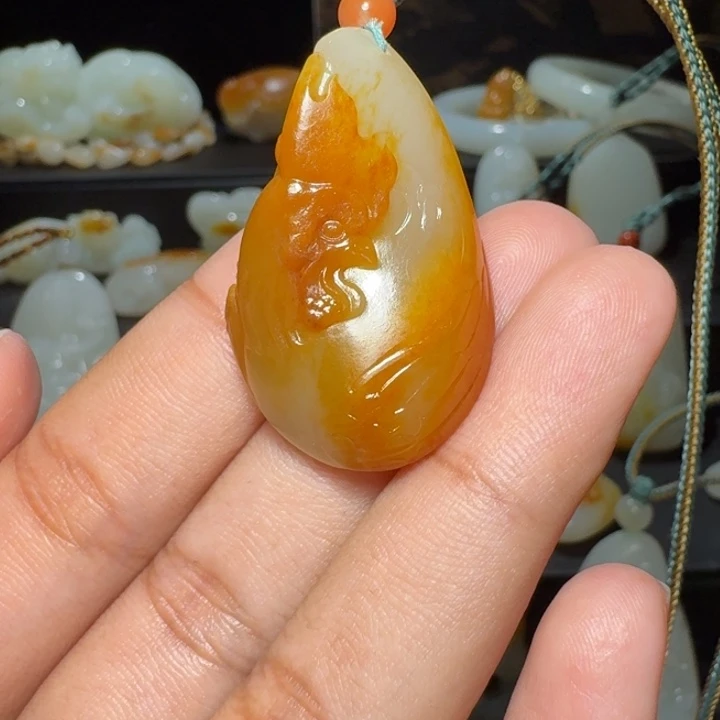 随***缘和田玉未镶嵌颈饰