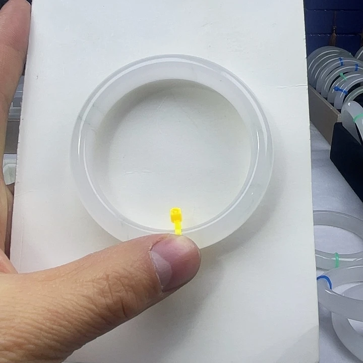 未镶嵌手镯石英岩玉