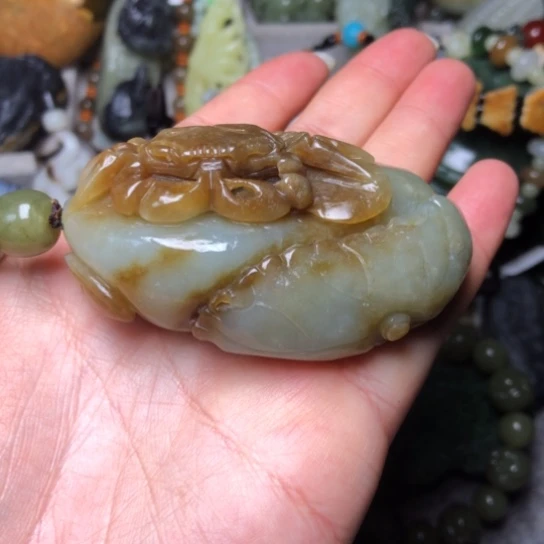 和田玉未镶嵌把件