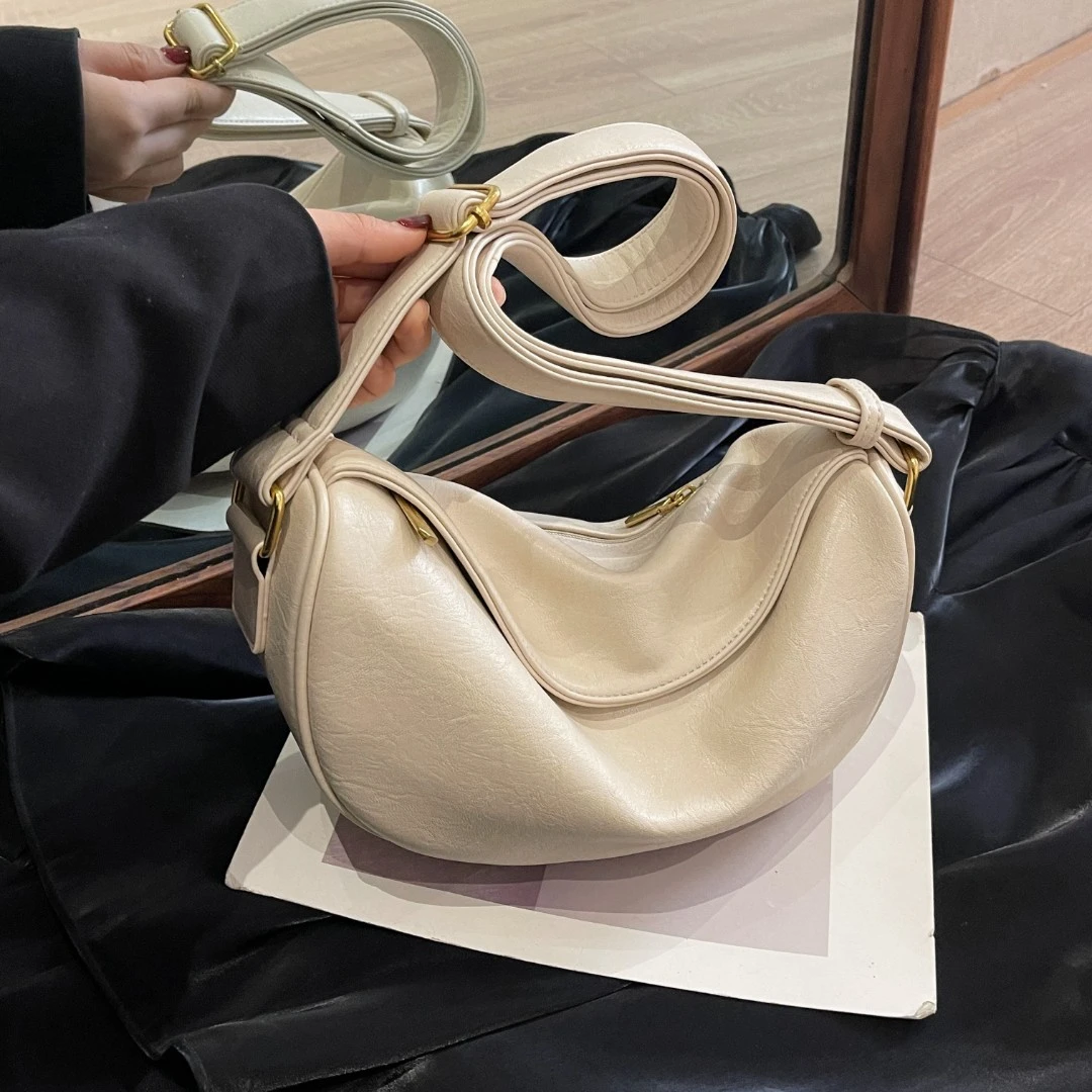 大容量软皮包包 四季皆可 潮流百搭单肩休闲包斜挎包通勤包包