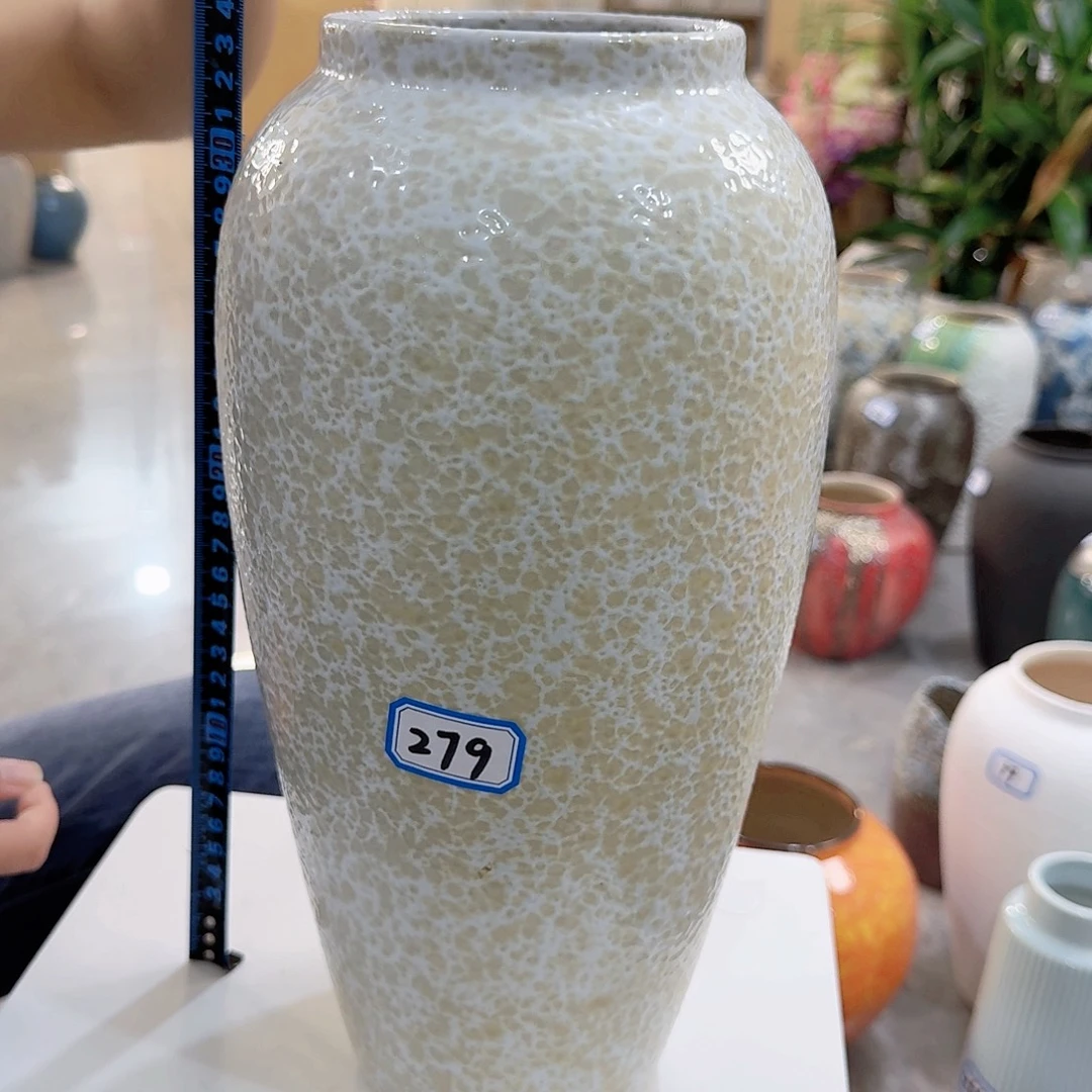 279号陶瓷高34厘米微瑕一个