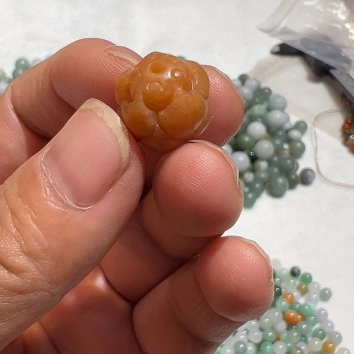 翡翠未镶嵌手链黄翡莲花珠
