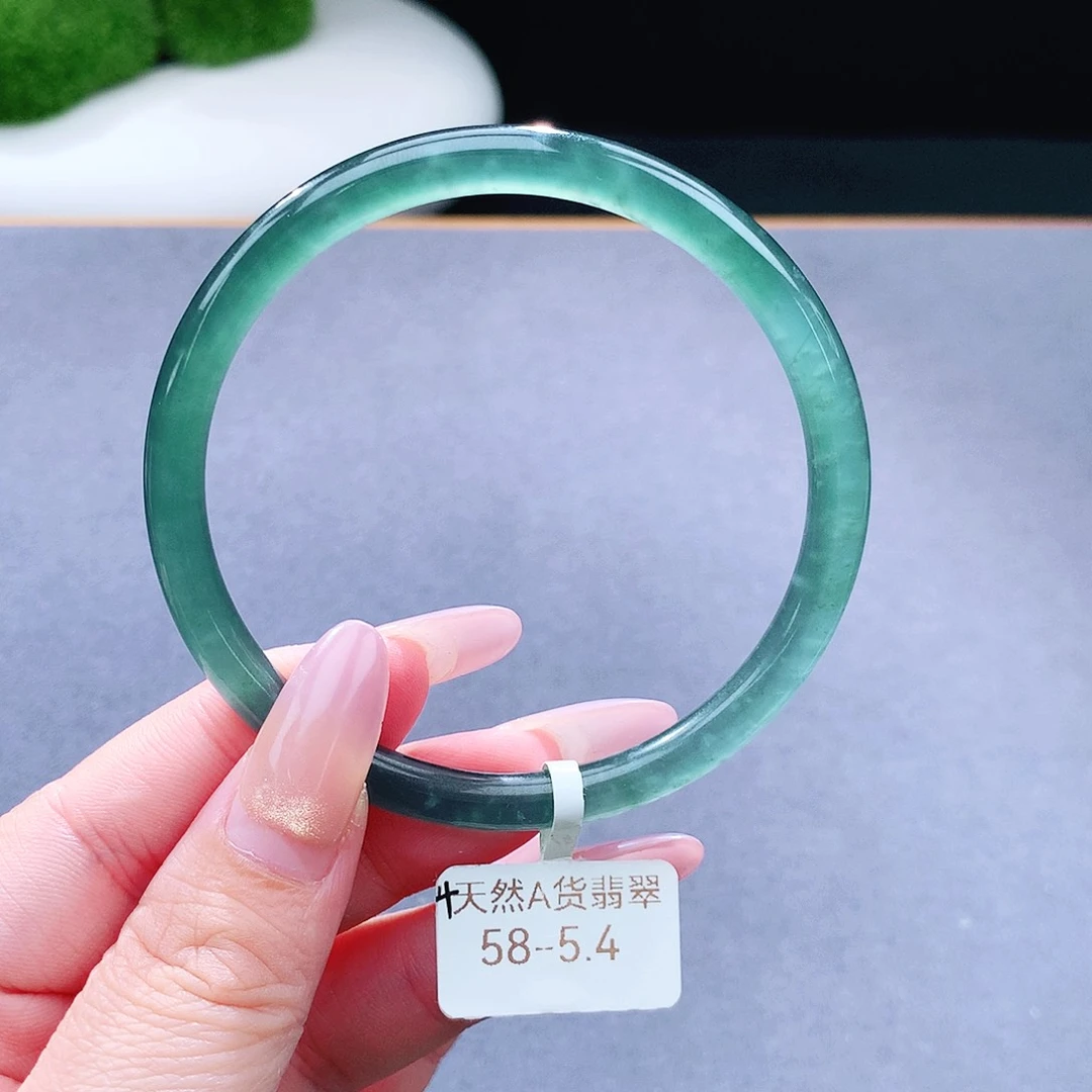 未镶嵌手镯（圆镯）翡翠