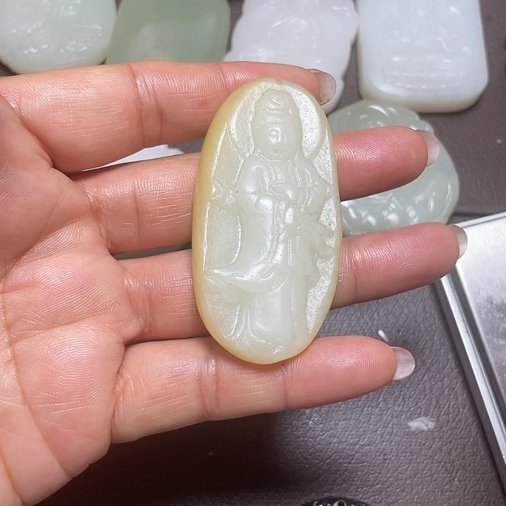 和田玉未镶嵌颈饰