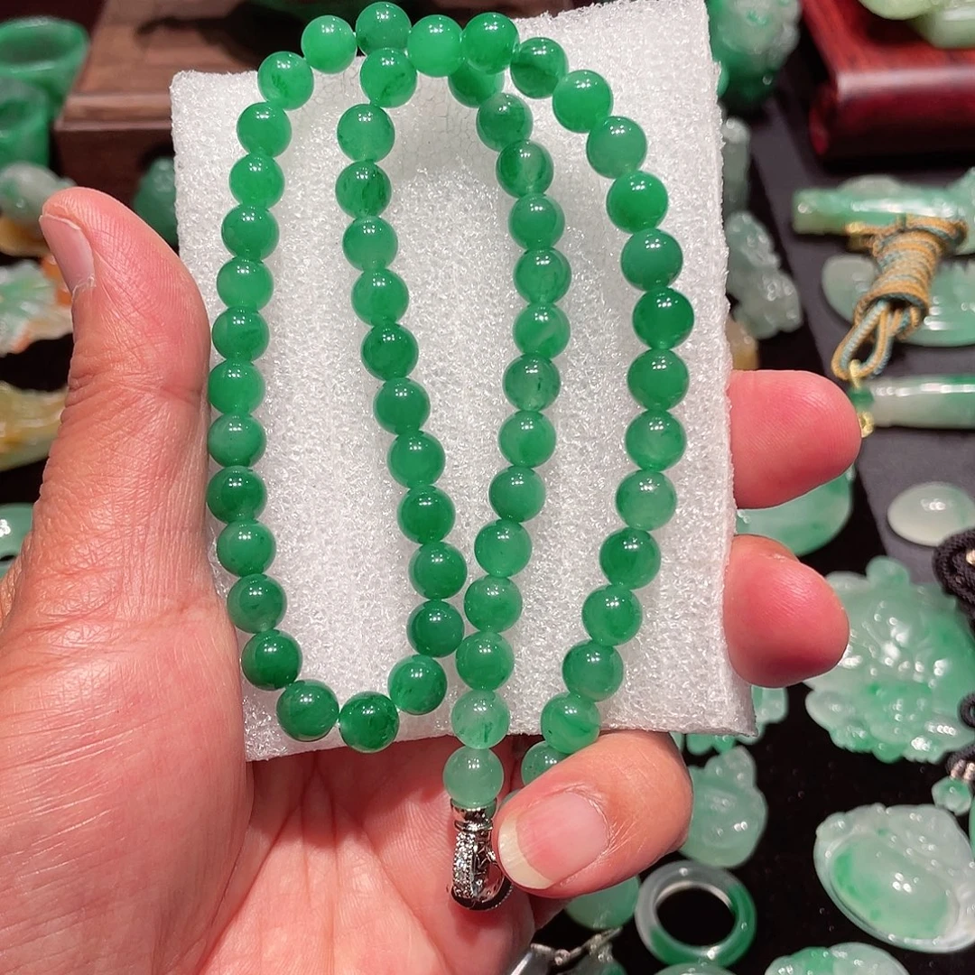 石英质玉（非洲翠）合金项链