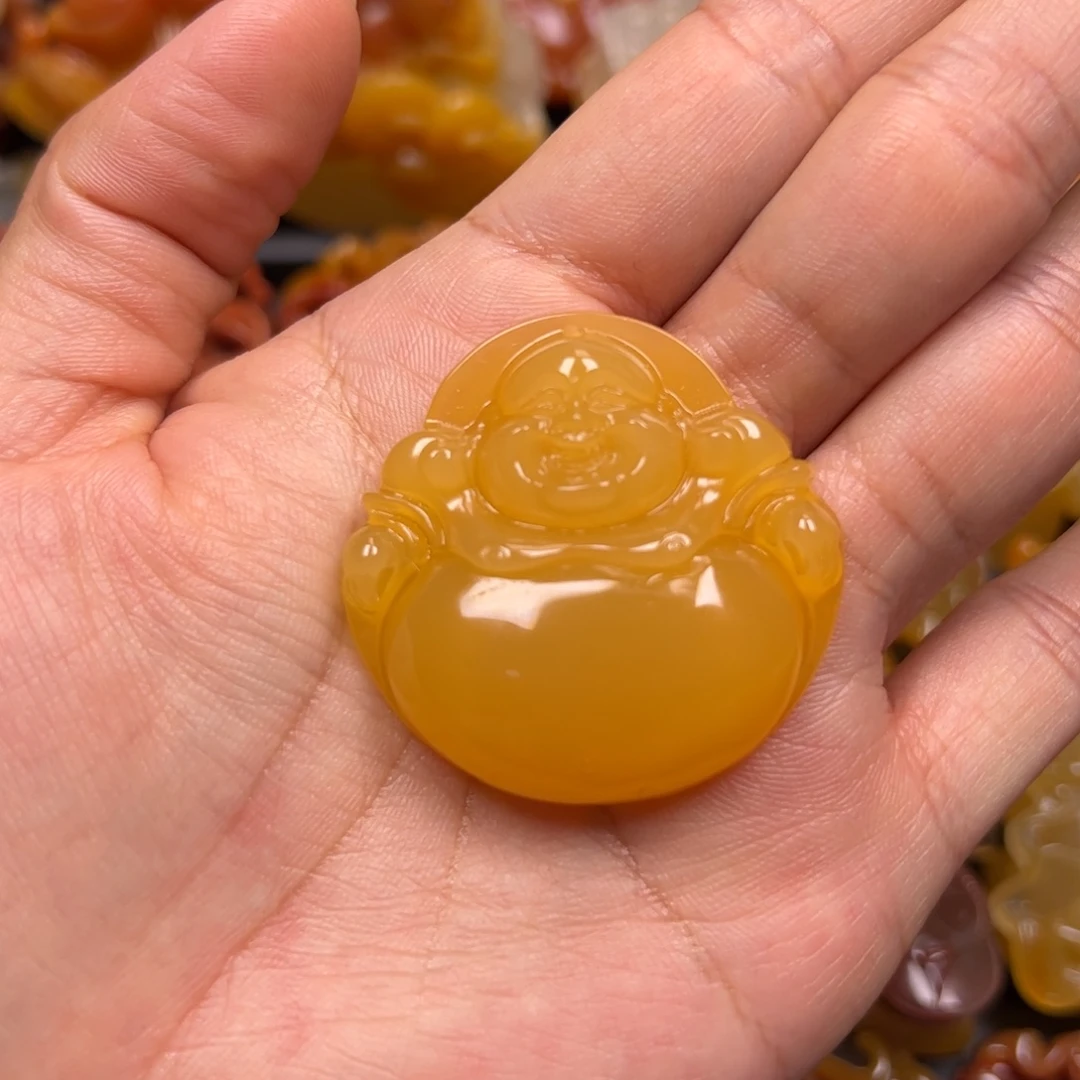 未镶嵌石英质玉（黄龙玉）颈饰