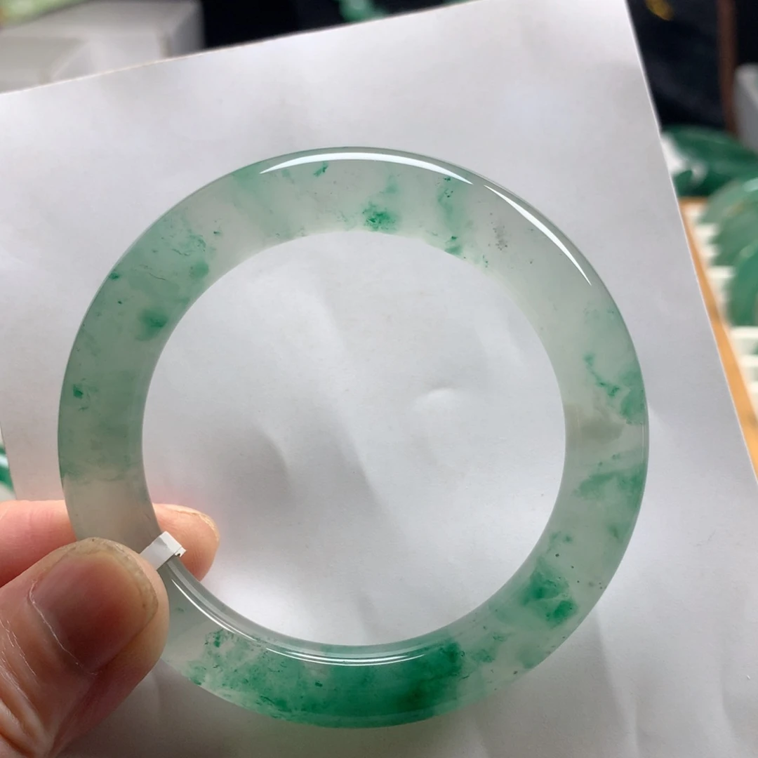 石英质玉手镯（圆镯）未镶嵌