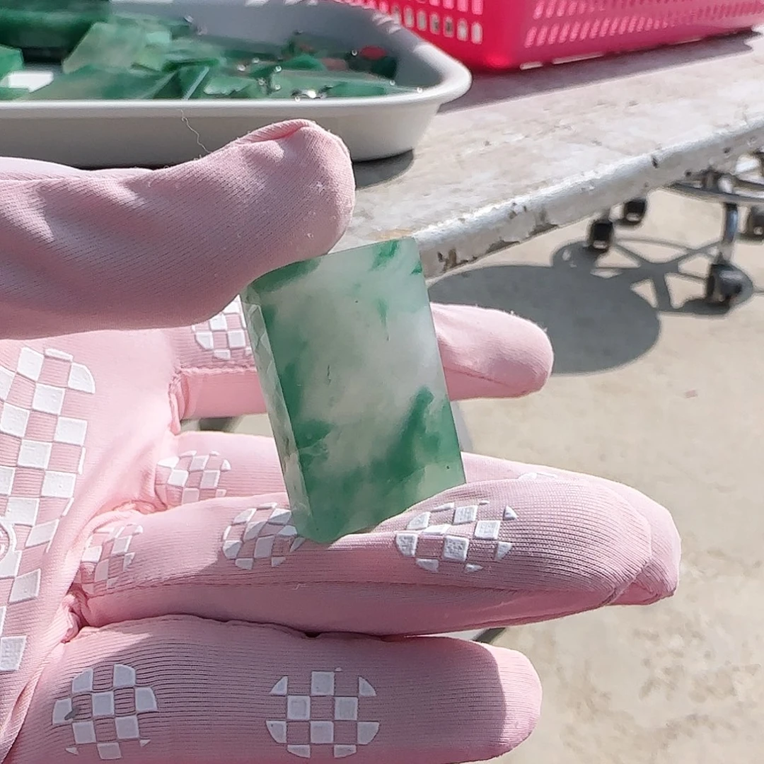 石英质玉颈饰未镶嵌