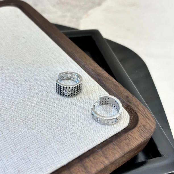 铜合金合成锆石耳饰 十字镂空耳环EH3078