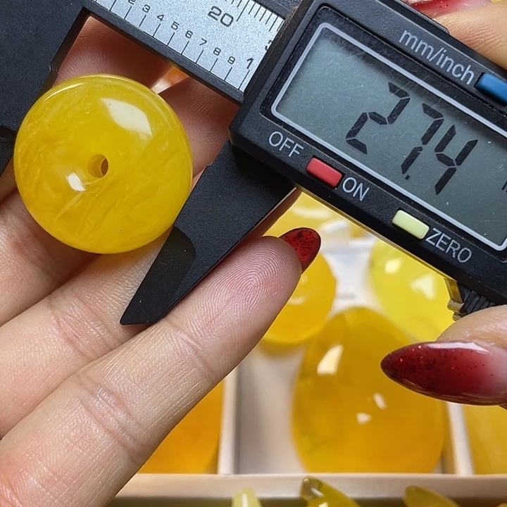 蜜蜡未镶嵌珠宝奇石