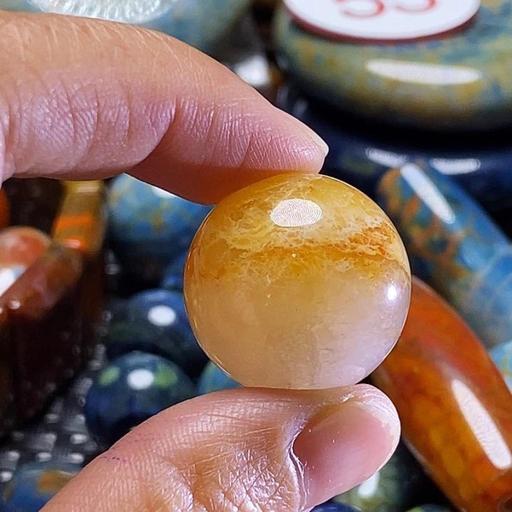 孙***东未镶嵌颈饰玛瑙/玉髓