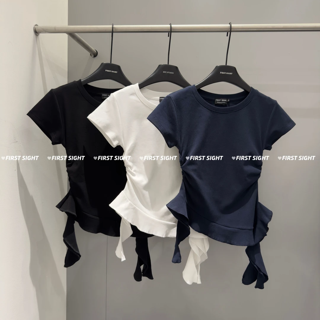 初见家【设计感不规则荷花边露肩短袖+短裤】夏季收腰显瘦短袖上衣