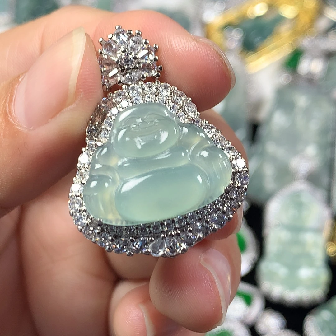 翡翠未镶嵌颈饰佛