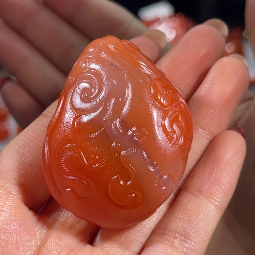 南红玛瑙未镶嵌冰飘龙凤把件