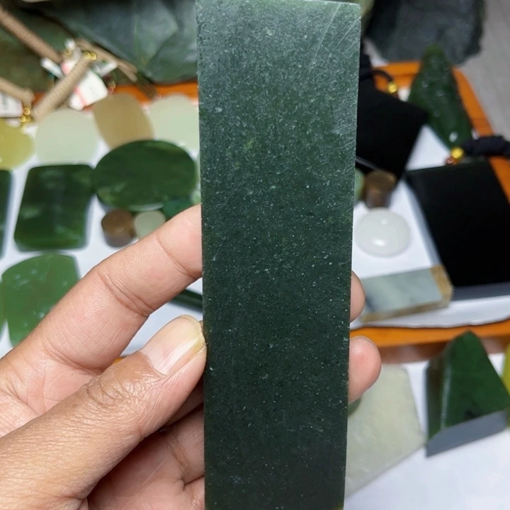 未镶嵌和田玉珠宝半成品