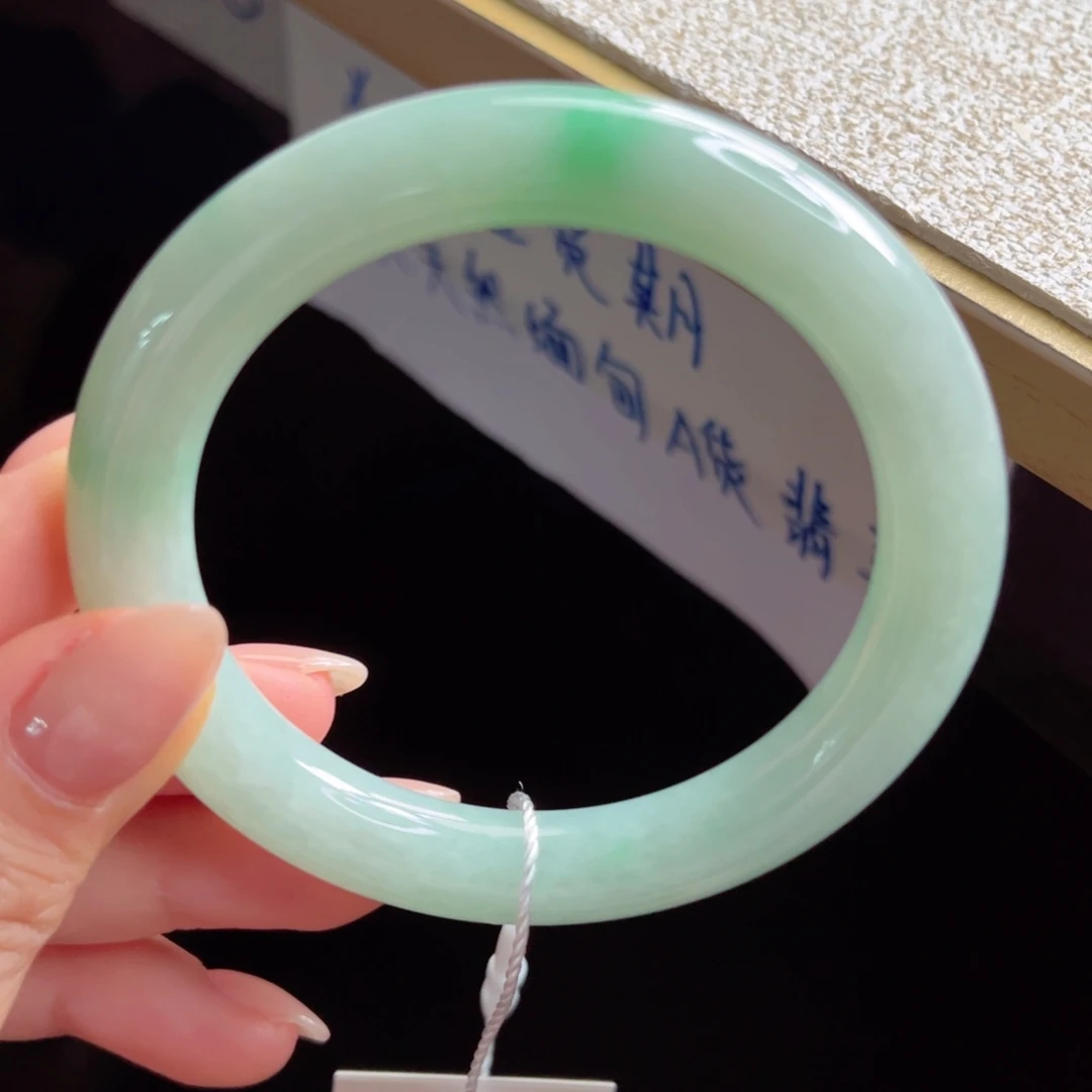 未镶嵌手镯翡翠手镯