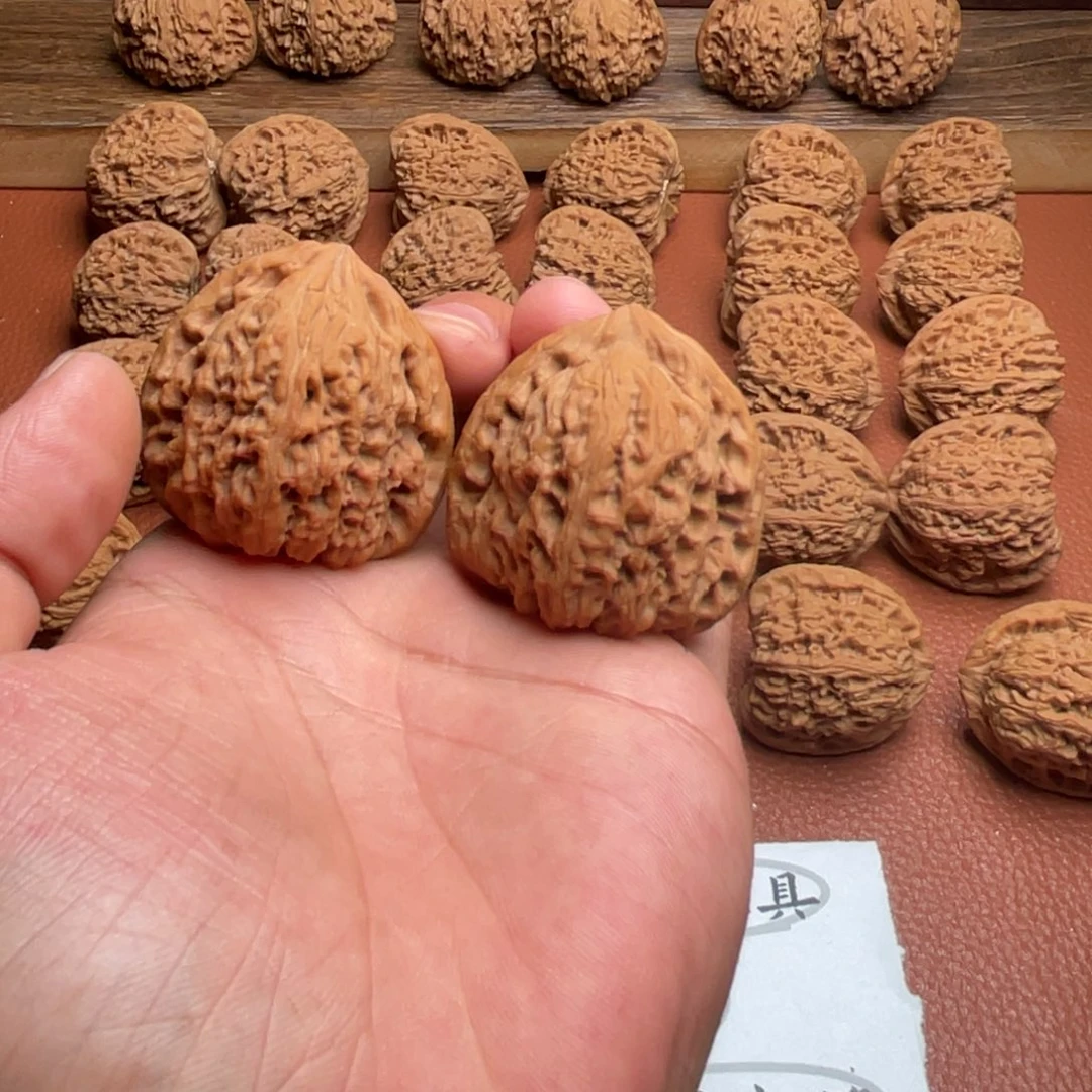 通***恼大叶紫檀（黑酸枝木类）