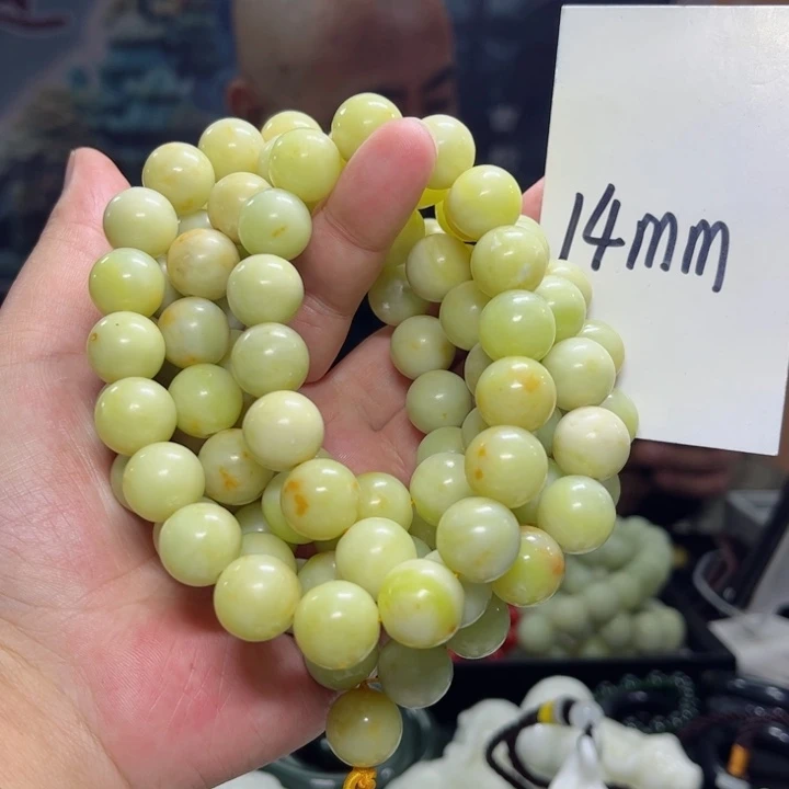 蛇纹石玉颈饰多样性发货未镶嵌