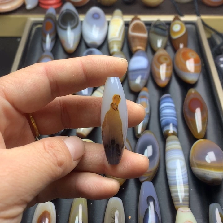 玛瑙/玉髓未镶嵌颈饰吊坠