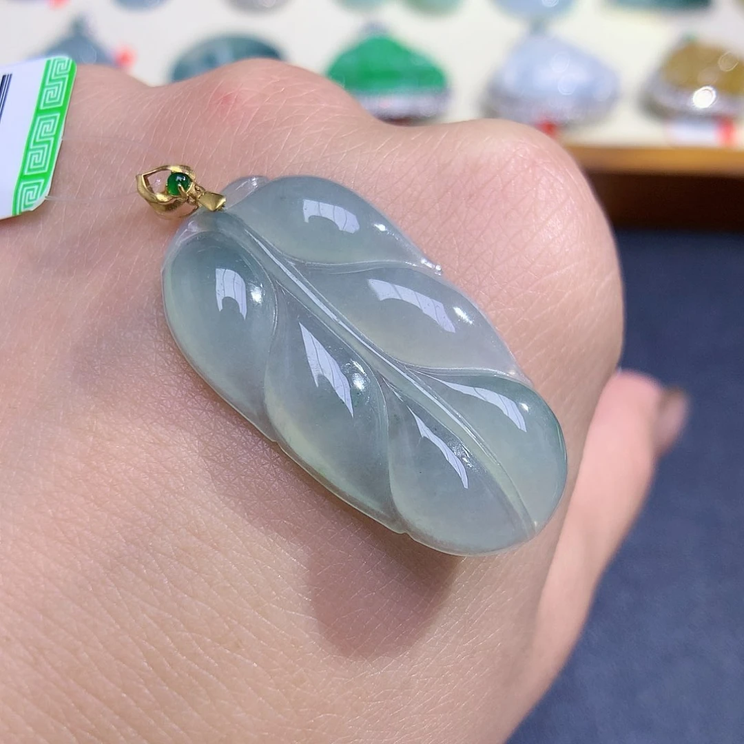 翡翠颈饰18K金镶嵌叶子