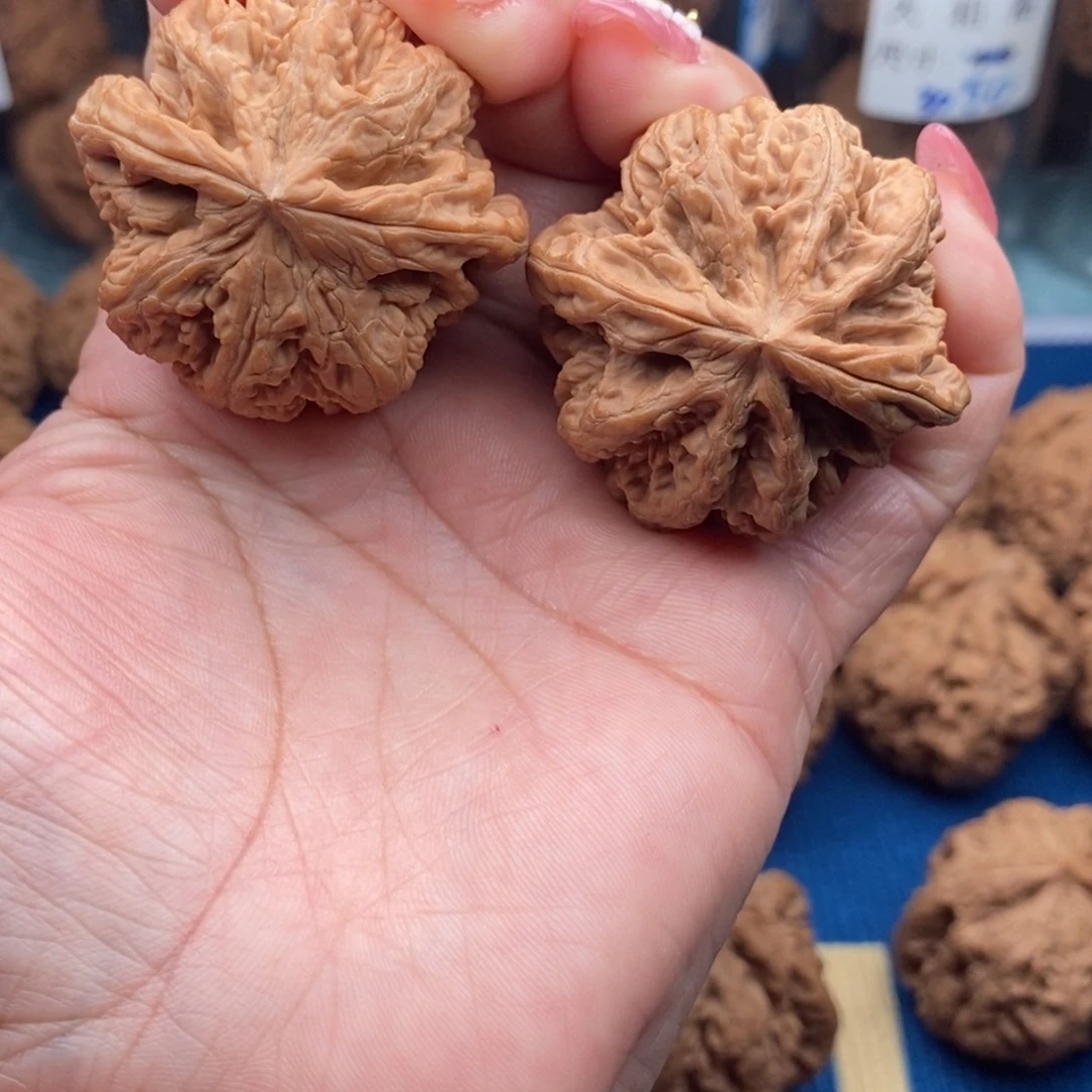 海***拍文玩核桃把件粗筋41