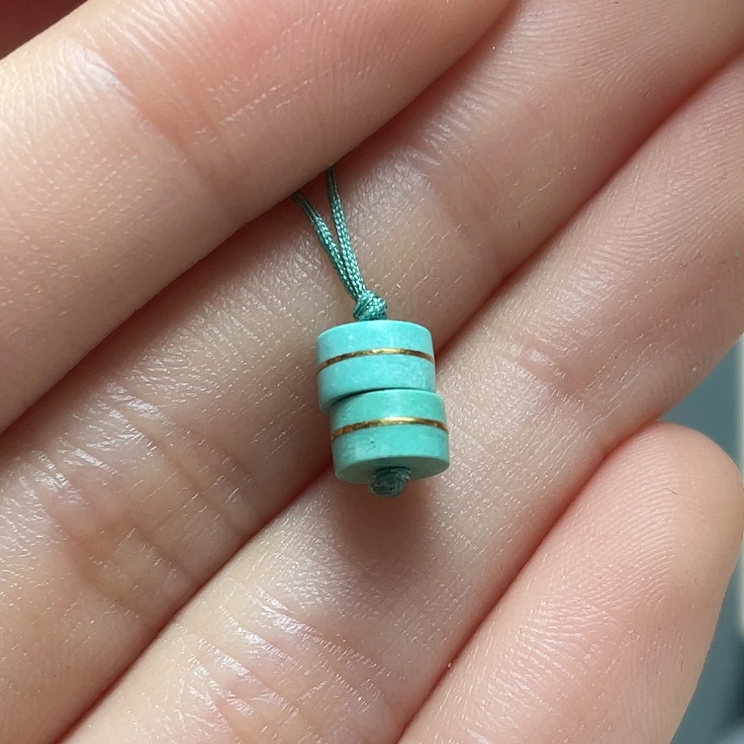 绿松石未镶嵌颈饰