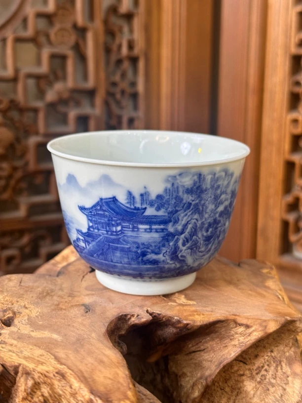 青花手绘仙山楼阁主人杯
