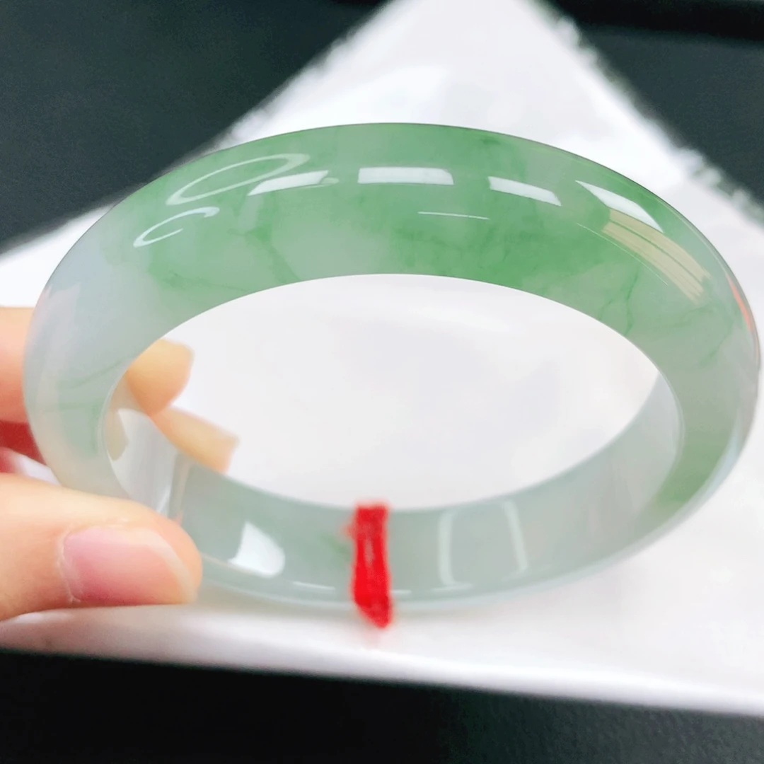 翡翠未镶嵌手镯57圈