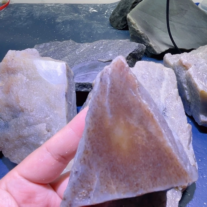 和田玉未镶嵌珠宝半成品