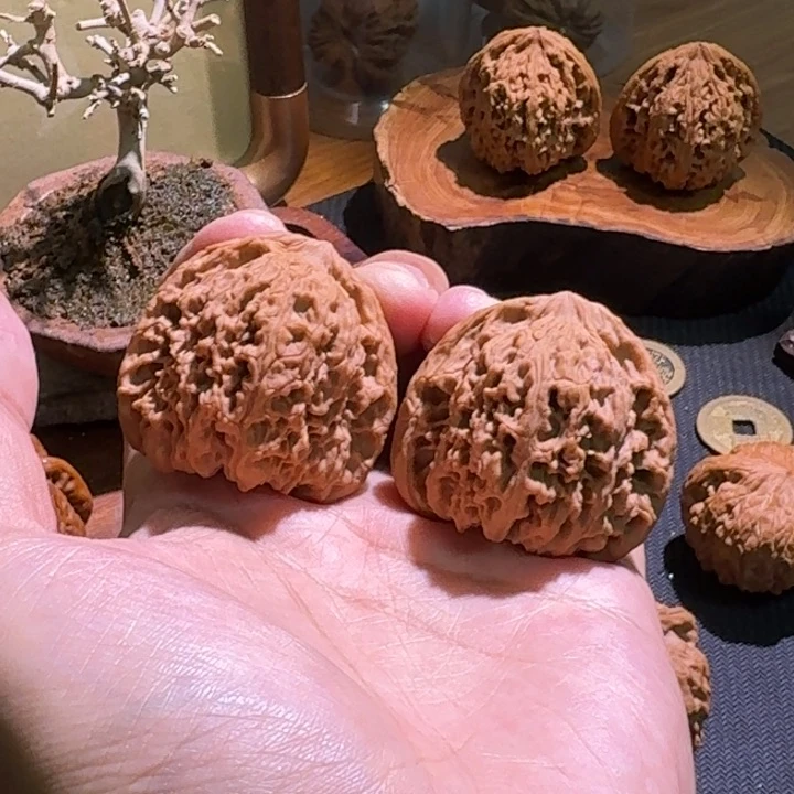 文玩核桃吊坠南疆石全品44