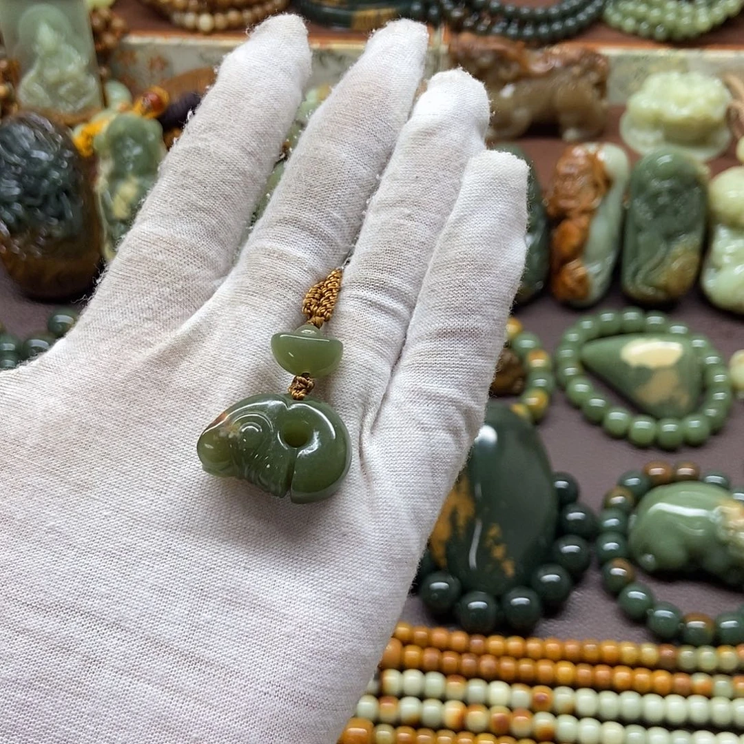 岫岩河磨玉（透闪石质玉）未镶嵌吊坠(不含链)