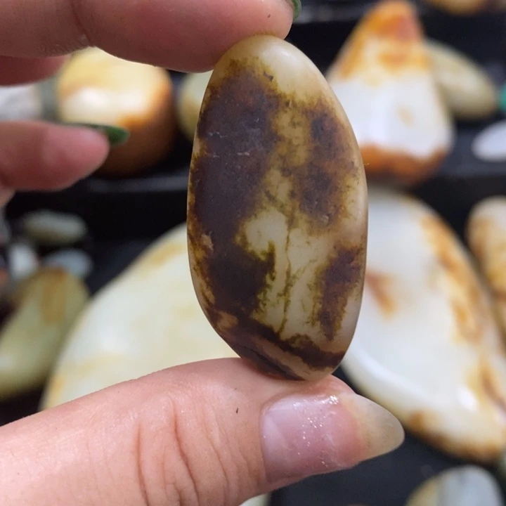 和田玉(糖玉)未镶嵌挂件