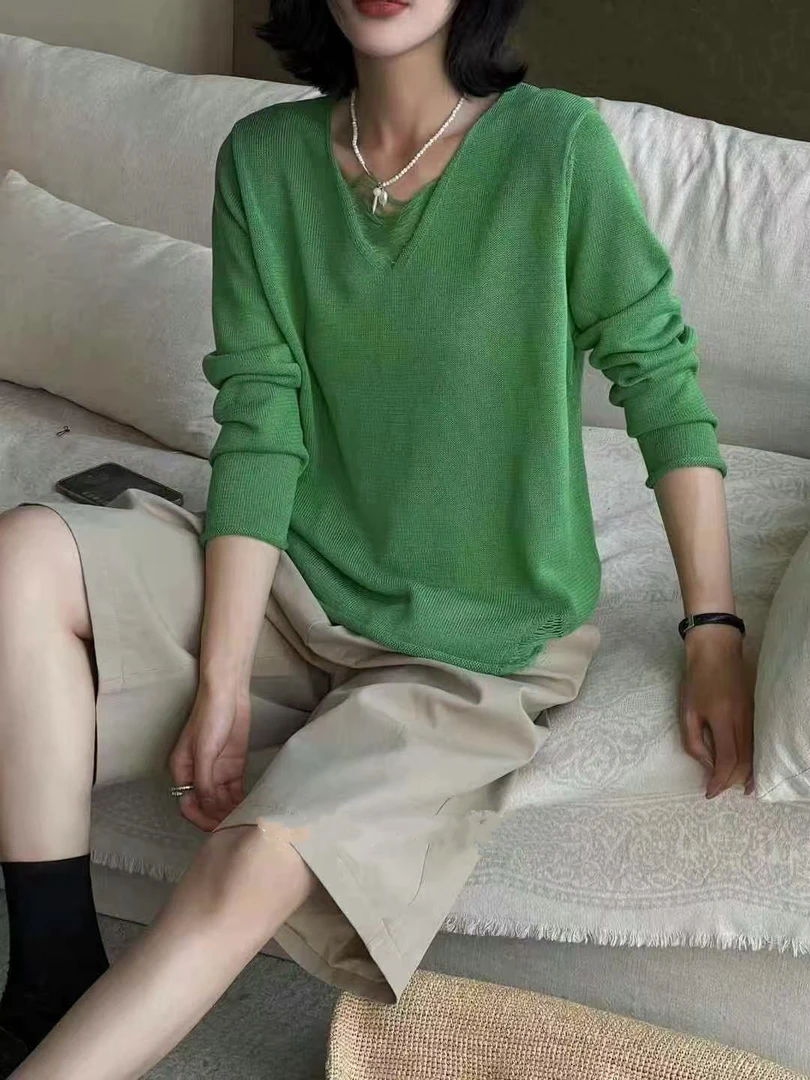 温柔浪慢 庸懒 撕边破洞 宽松休闲肌里感V领针织衫 1607