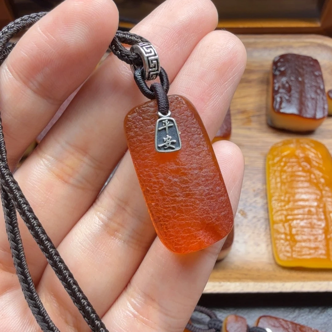 琥珀吊坠(赠链)未镶嵌