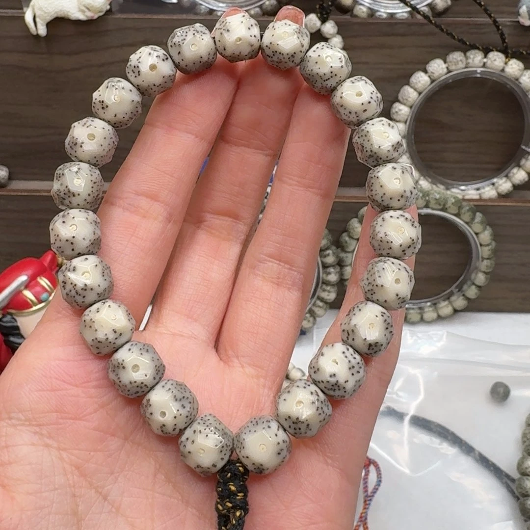 星月菩提手串T****r糯冰原生态玉化料小细星手工无相9+