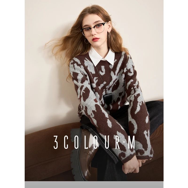 三彩2025春季新款抽象豹纹提花毛衣圆领宽松落肩袖针织衫小众M