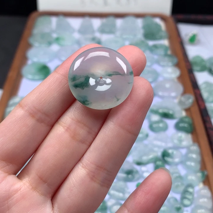 颈饰未镶嵌翡翠冰种飘花平安扣