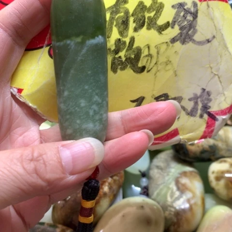 蛇纹石玉未镶嵌手把件